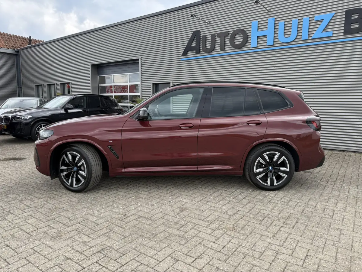 High Executive 80 kWh M Sport Panoramadak ACC Leder Keyless Entry Carplay Achteruitrijcamera BMW Live Dashboard Professional Stuurwielverwarming