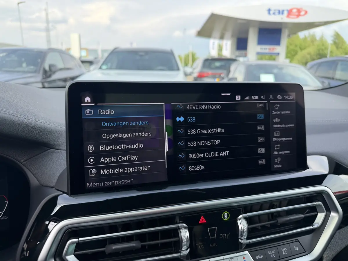 High Executive 80 kWh M Sport Panoramadak ACC Leder Keyless Entry Carplay Achteruitrijcamera BMW Live Dashboard Professional Stuurwielverwarming