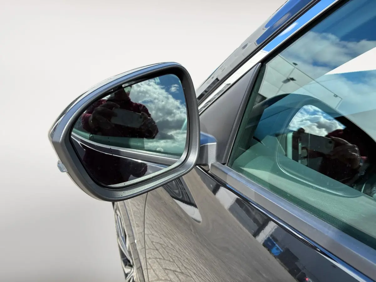Hybride 200 TECHNO | Carplay | Camera | Adaptive Cruise Control | Climate Control