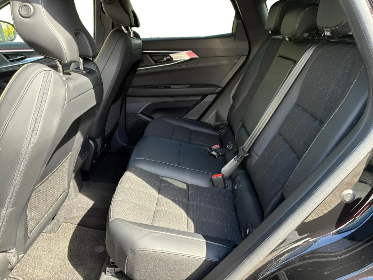Hybride 200 TECHNO | Carplay | Camera | Adaptive Cruise Control | Climate Control