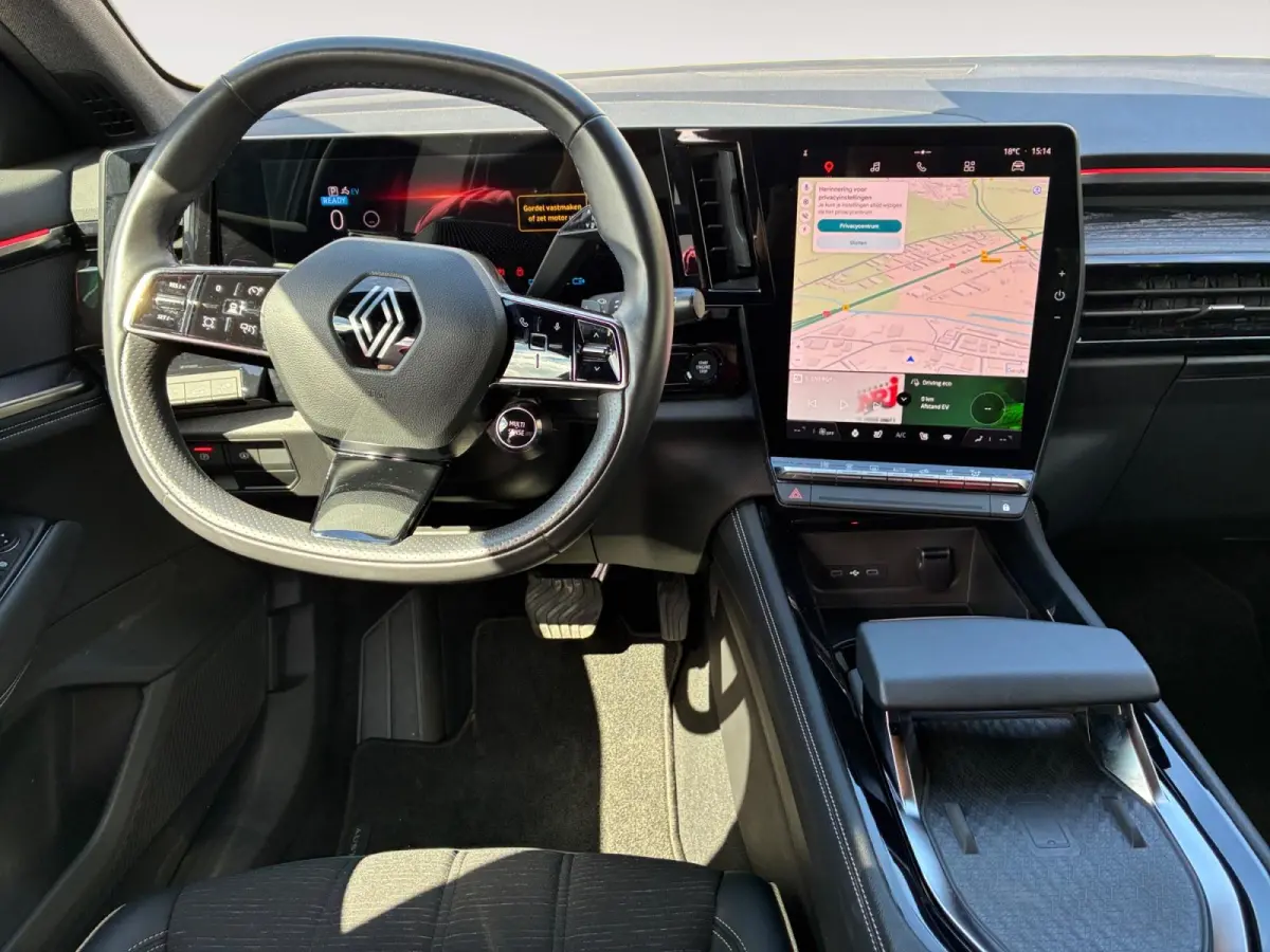 Hybride 200 TECHNO | Carplay | Camera | Adaptive Cruise Control | Climate Control