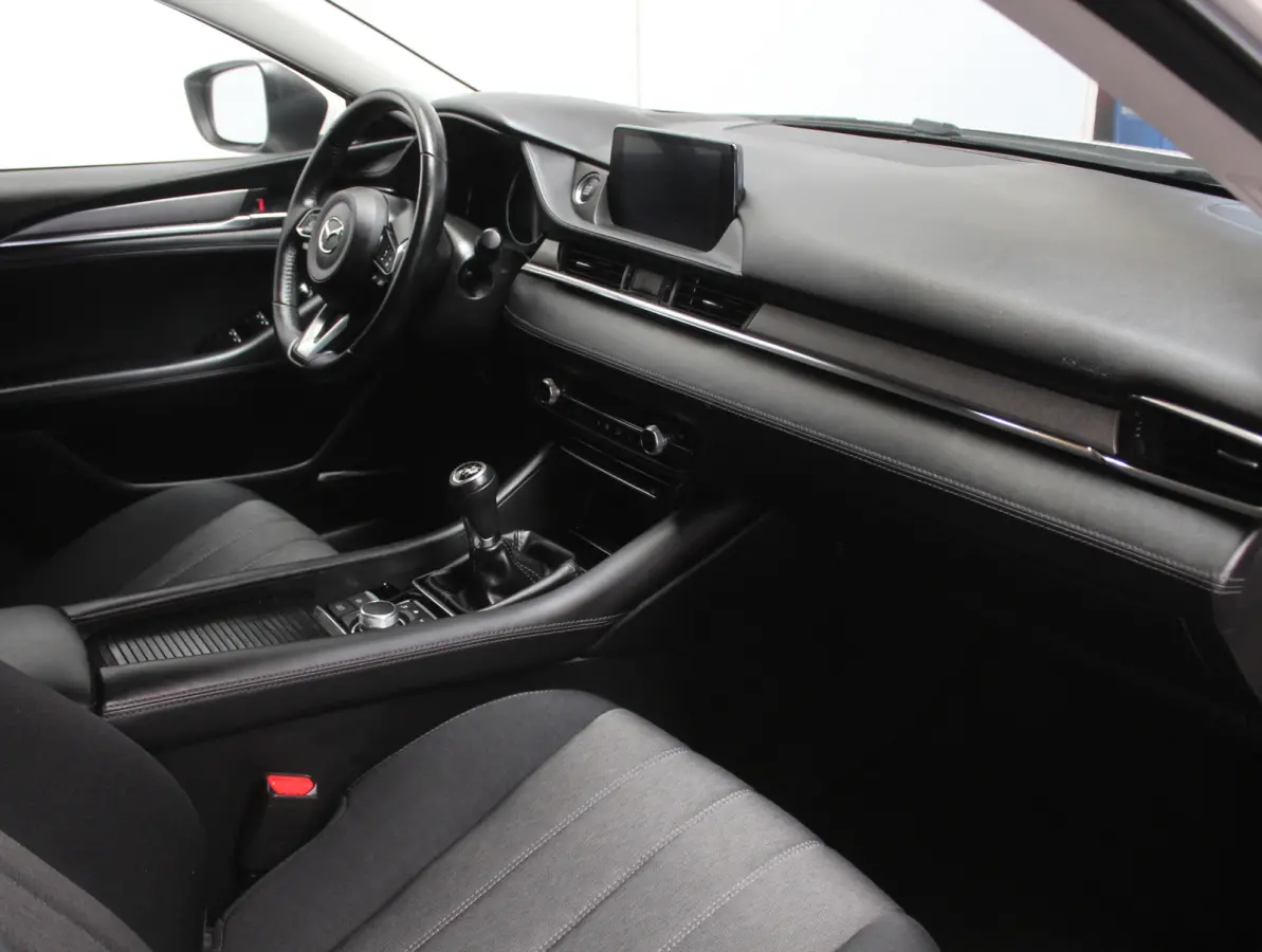 2.0 SkyActiv-G 165 Luxury CLIMATE | CARPLAY | LMV19 | AFNBTRHAAK | STOEL/STUURVERW | HEAD-UP | LED | ADAPCRUISE
