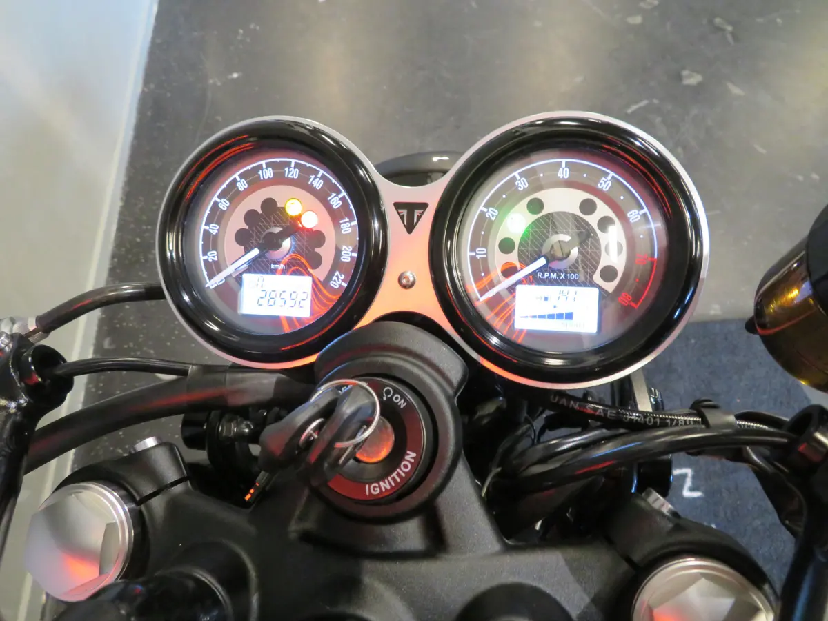 SPEED TWIN IRONHEAD FRAAI!
