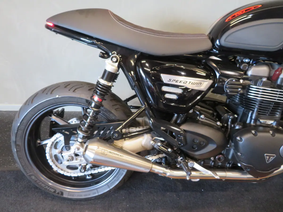SPEED TWIN IRONHEAD FRAAI!