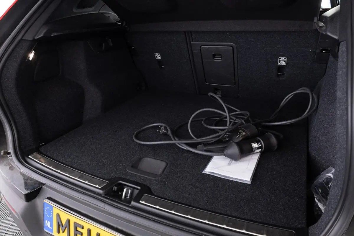 T4 Inscription | PANORAMA | LEDER | PHEV