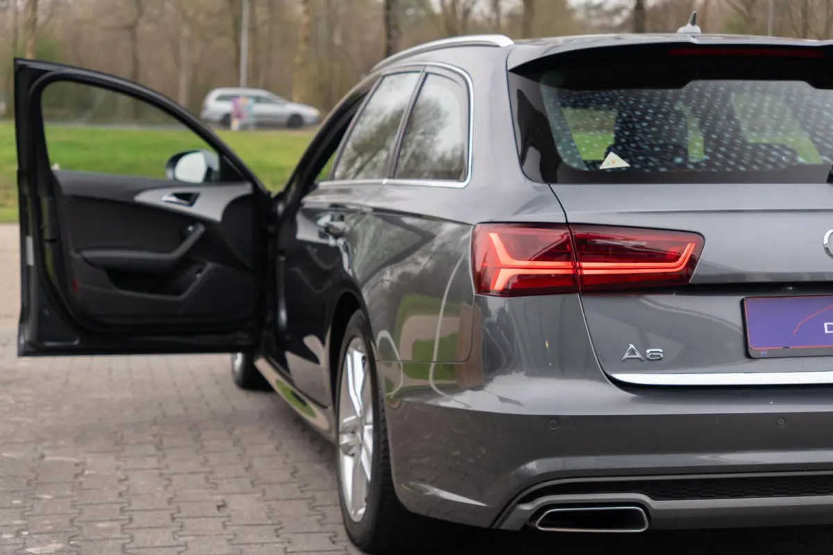 1.8 TFSI 190PK S-Line|Facelift|Org NL NAP|1ste Eig|Trekhaak|Leder|LED|Automaat|DaytonaGrijs|Dealer Onderhouden