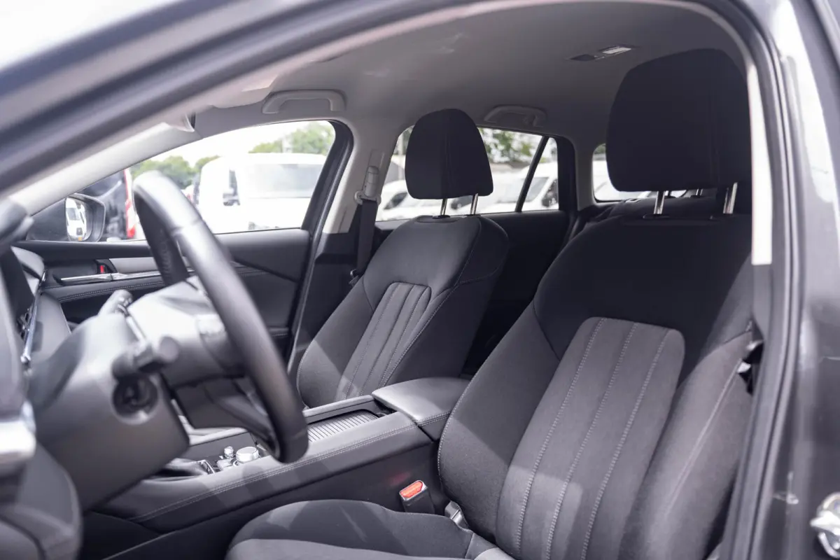 2.0 SkyActiv-G 165 Centre-Line NAP HUD Afneembare trekhaak Stoelverwarming Camera 360 PDC ECC Apple ACC DAB