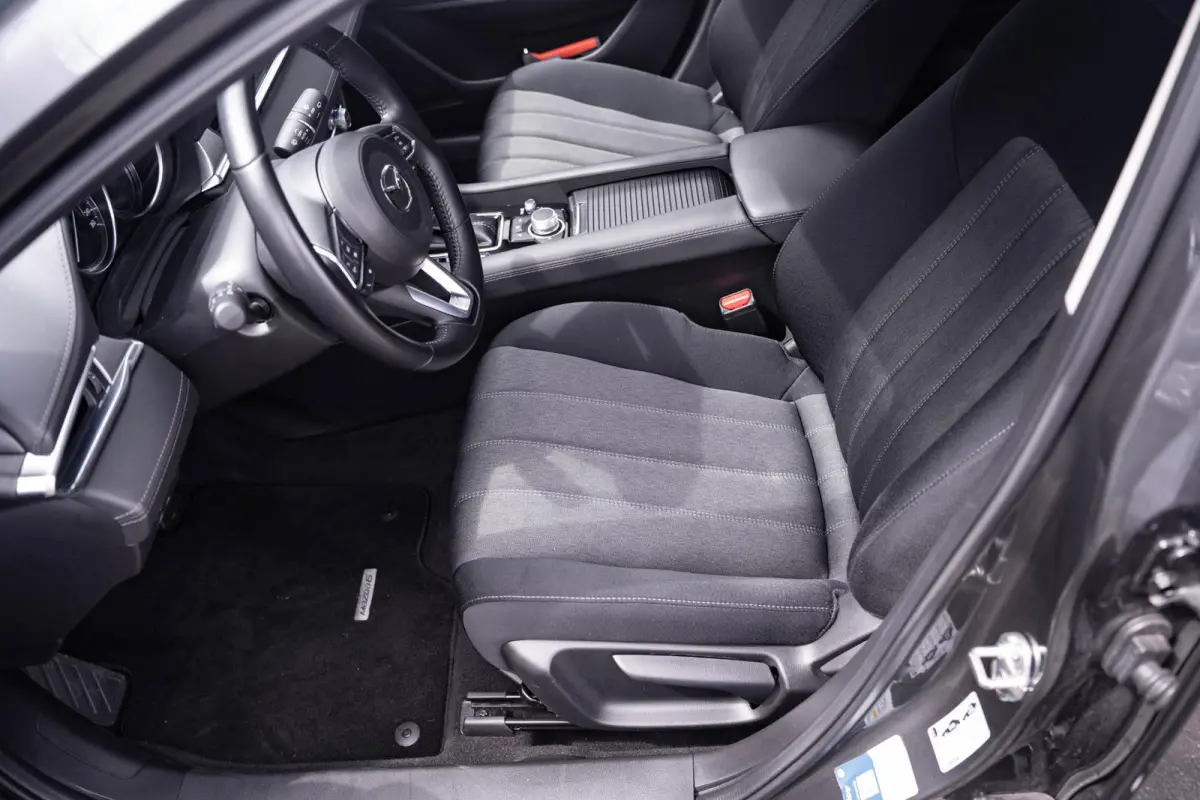 2.0 SkyActiv-G 165 Centre-Line NAP HUD Afneembare trekhaak Stoelverwarming Camera 360 PDC ECC Apple ACC DAB