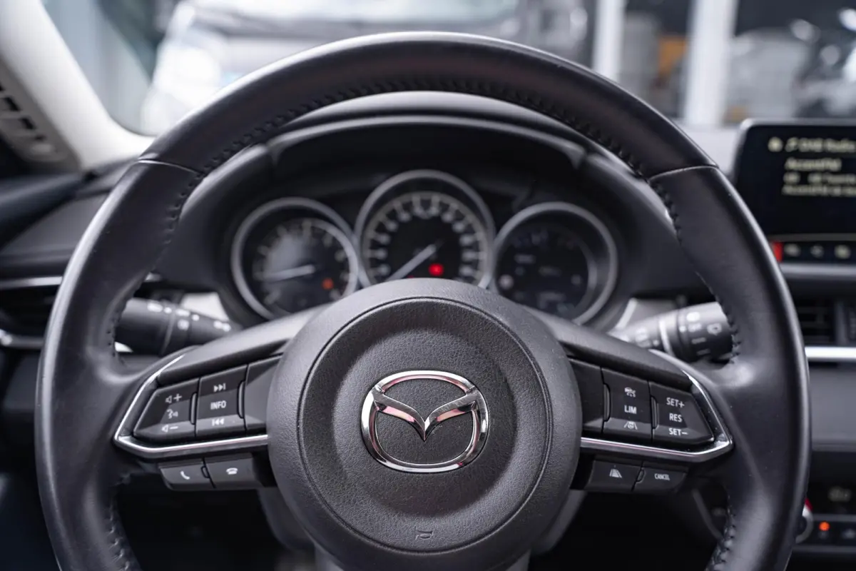 2.0 SkyActiv-G 165 Centre-Line NAP HUD Afneembare trekhaak Stoelverwarming Camera 360 PDC ECC Apple ACC DAB