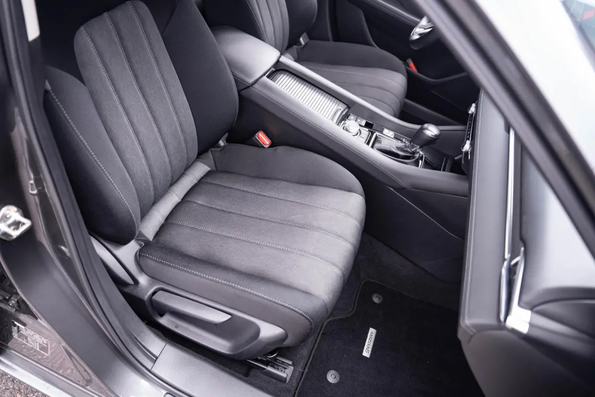 2.0 SkyActiv-G 165 Centre-Line NAP HUD Afneembare trekhaak Stoelverwarming Camera 360 PDC ECC Apple ACC DAB