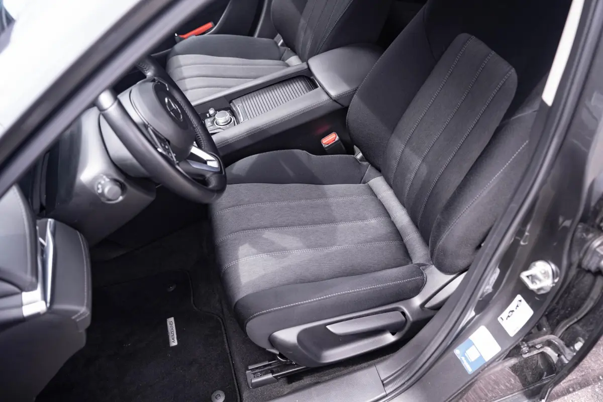 2.0 SkyActiv-G 165 Centre-Line NAP HUD Afneembare trekhaak Stoelverwarming Camera 360 PDC ECC Apple ACC DAB
