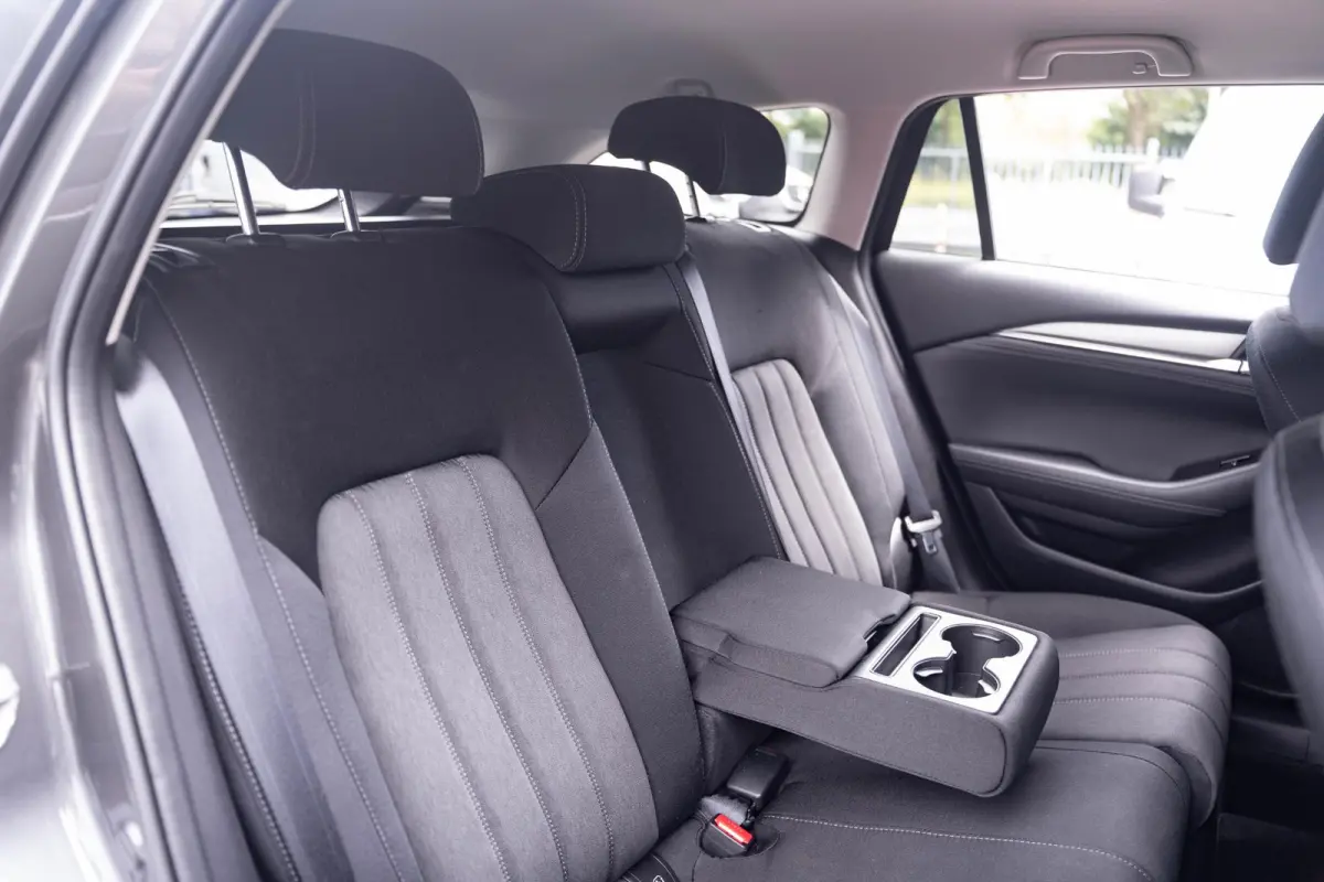 2.0 SkyActiv-G 165 Centre-Line NAP HUD Afneembare trekhaak Stoelverwarming Camera 360 PDC ECC Apple ACC DAB