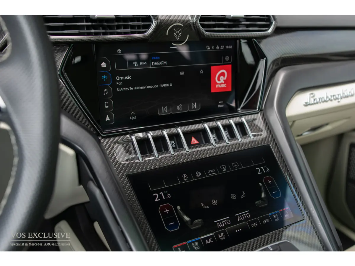 4.0 V8 BTW Full Carbon in- & exterieur|B&O Advanced 3D|ANIMA|Ceramic|Massage|Keyless|HUD|23"|Pano|Softclose