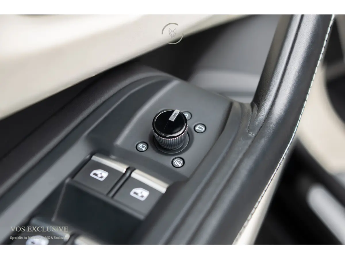 4.0 V8 BTW Full Carbon in- & exterieur|B&O Advanced 3D|ANIMA|Ceramic|Massage|Keyless|HUD|23"|Pano|Softclose