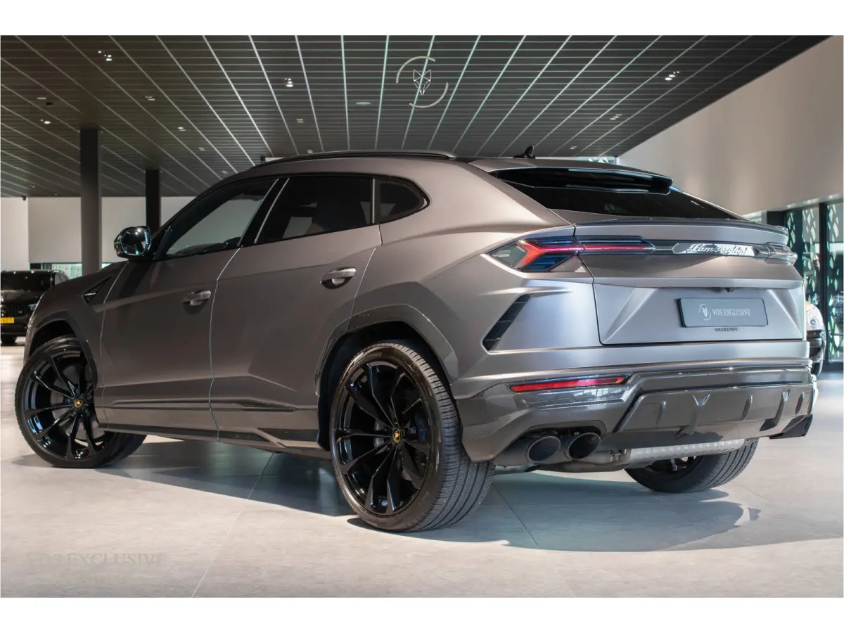 4.0 V8 BTW Full Carbon in- & exterieur|B&O Advanced 3D|ANIMA|Ceramic|Massage|Keyless|HUD|23"|Pano|Softclose
