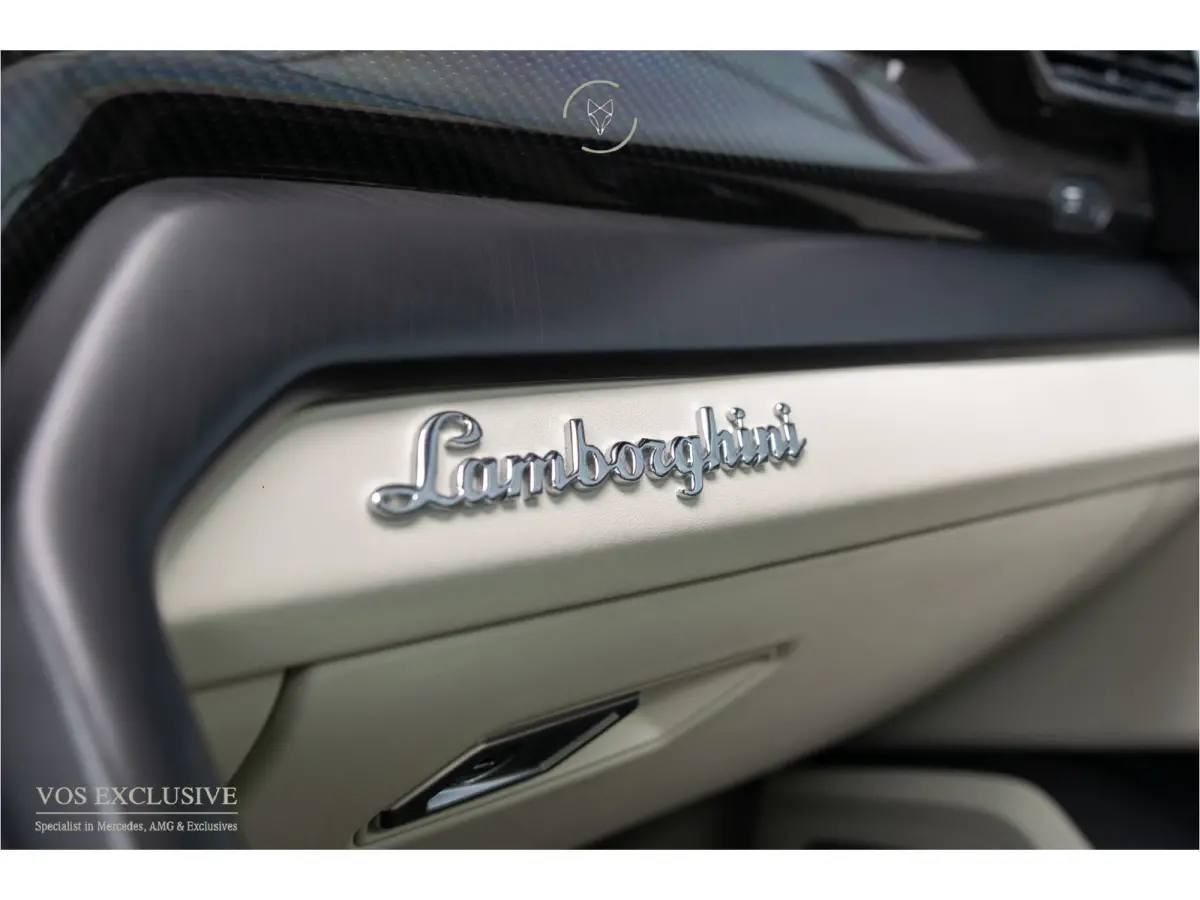 4.0 V8 BTW Full Carbon in- & exterieur|B&O Advanced 3D|ANIMA|Ceramic|Massage|Keyless|HUD|23"|Pano|Softclose