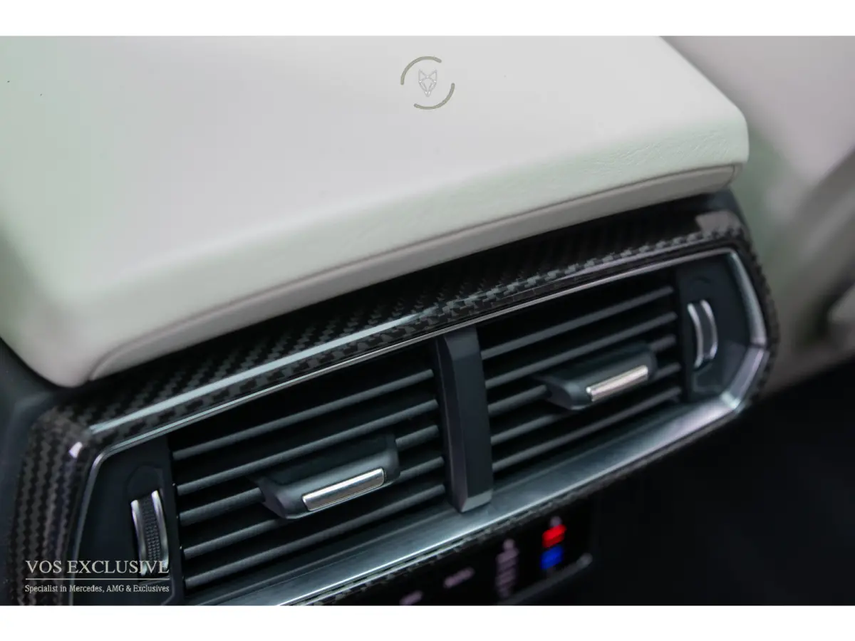 4.0 V8 BTW Full Carbon in- & exterieur|B&O Advanced 3D|ANIMA|Ceramic|Massage|Keyless|HUD|23"|Pano|Softclose