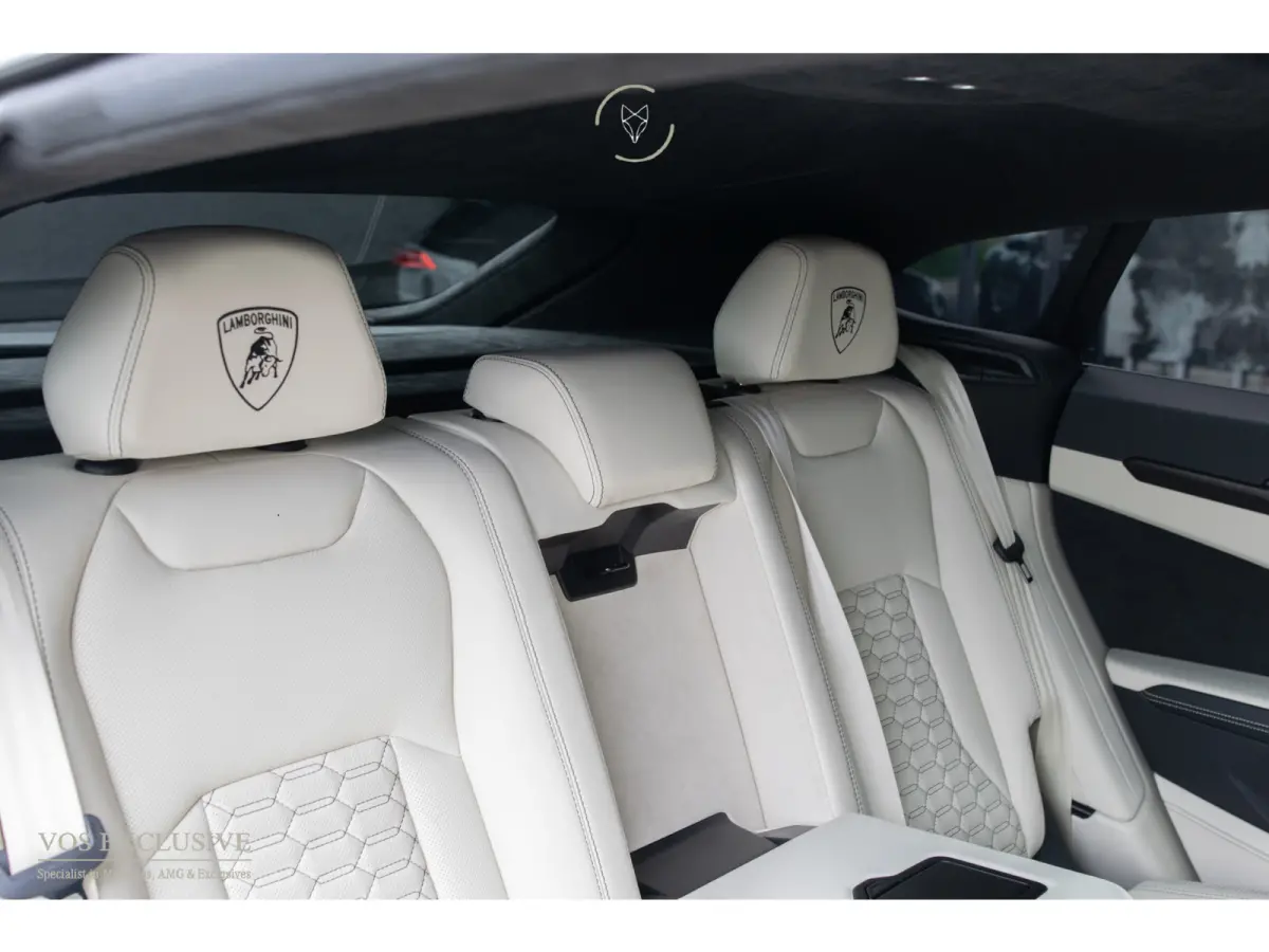4.0 V8 BTW Full Carbon in- & exterieur|B&O Advanced 3D|ANIMA|Ceramic|Massage|Keyless|HUD|23"|Pano|Softclose