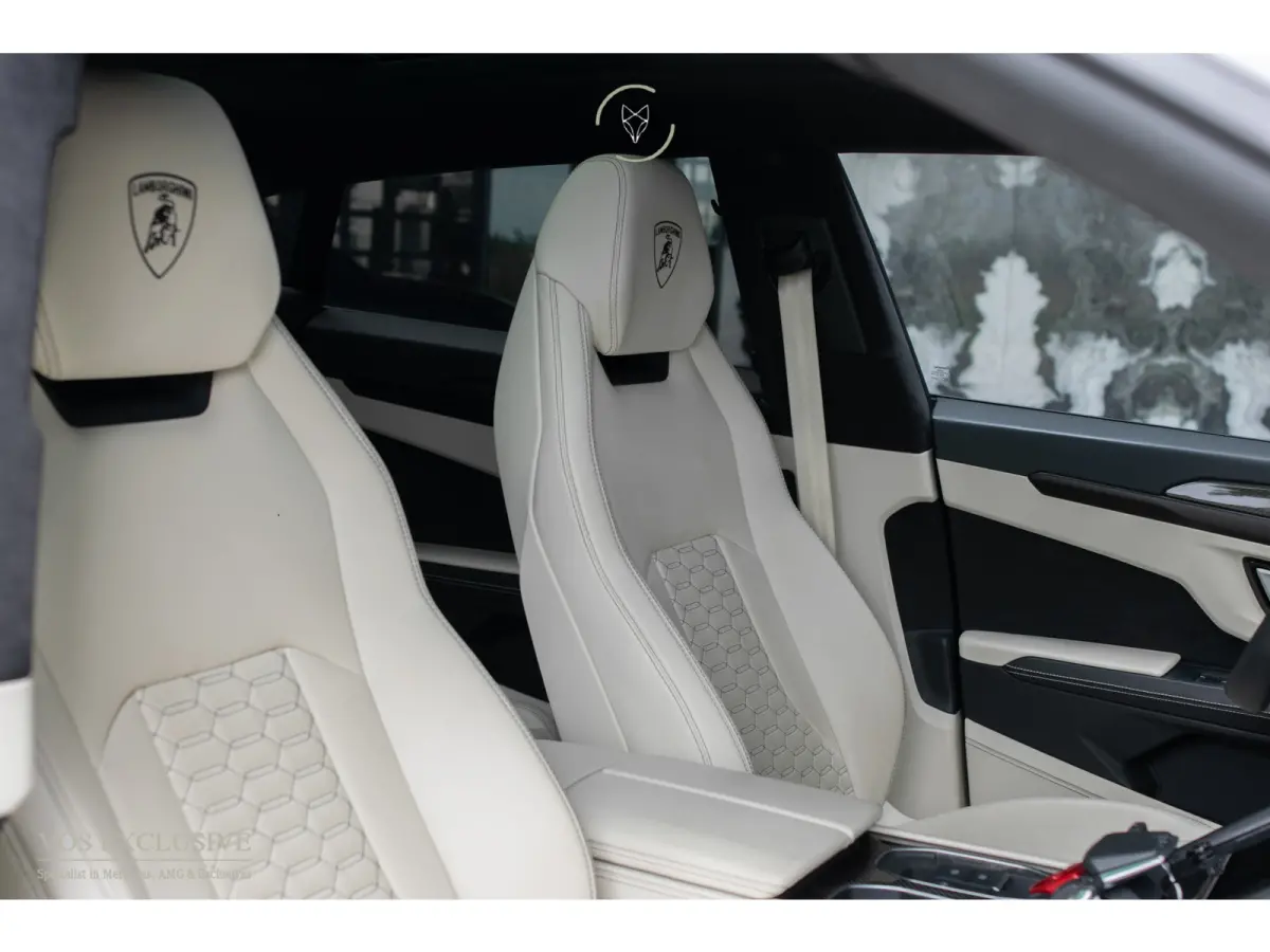 4.0 V8 BTW Full Carbon in- & exterieur|B&O Advanced 3D|ANIMA|Ceramic|Massage|Keyless|HUD|23"|Pano|Softclose