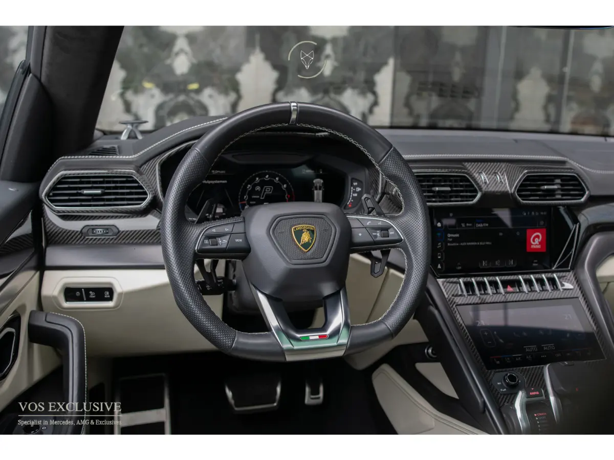 4.0 V8 BTW Full Carbon in- & exterieur|B&O Advanced 3D|ANIMA|Ceramic|Massage|Keyless|HUD|23"|Pano|Softclose