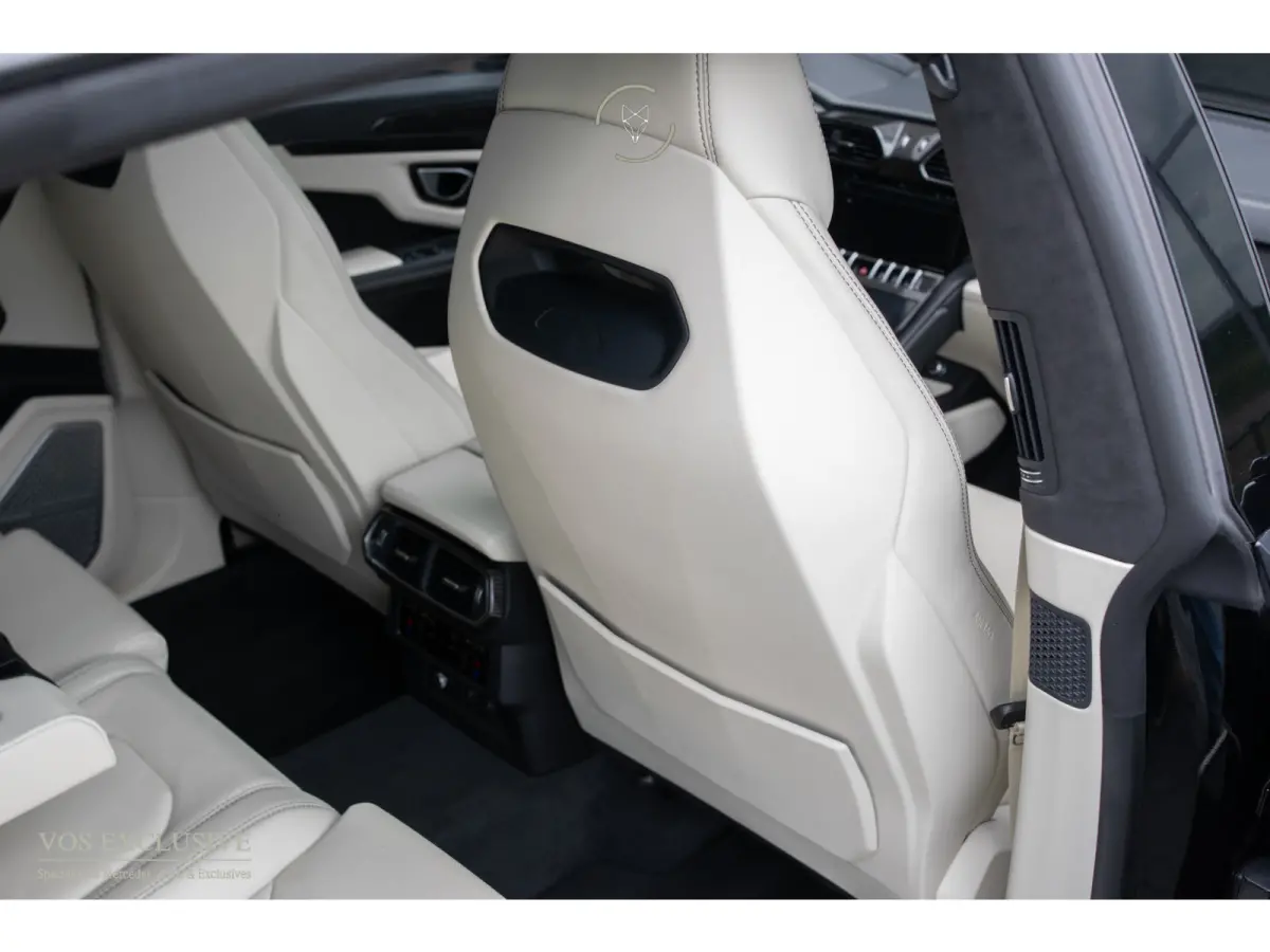 4.0 V8 BTW Full Carbon in- & exterieur|B&O Advanced 3D|ANIMA|Ceramic|Massage|Keyless|HUD|23"|Pano|Softclose