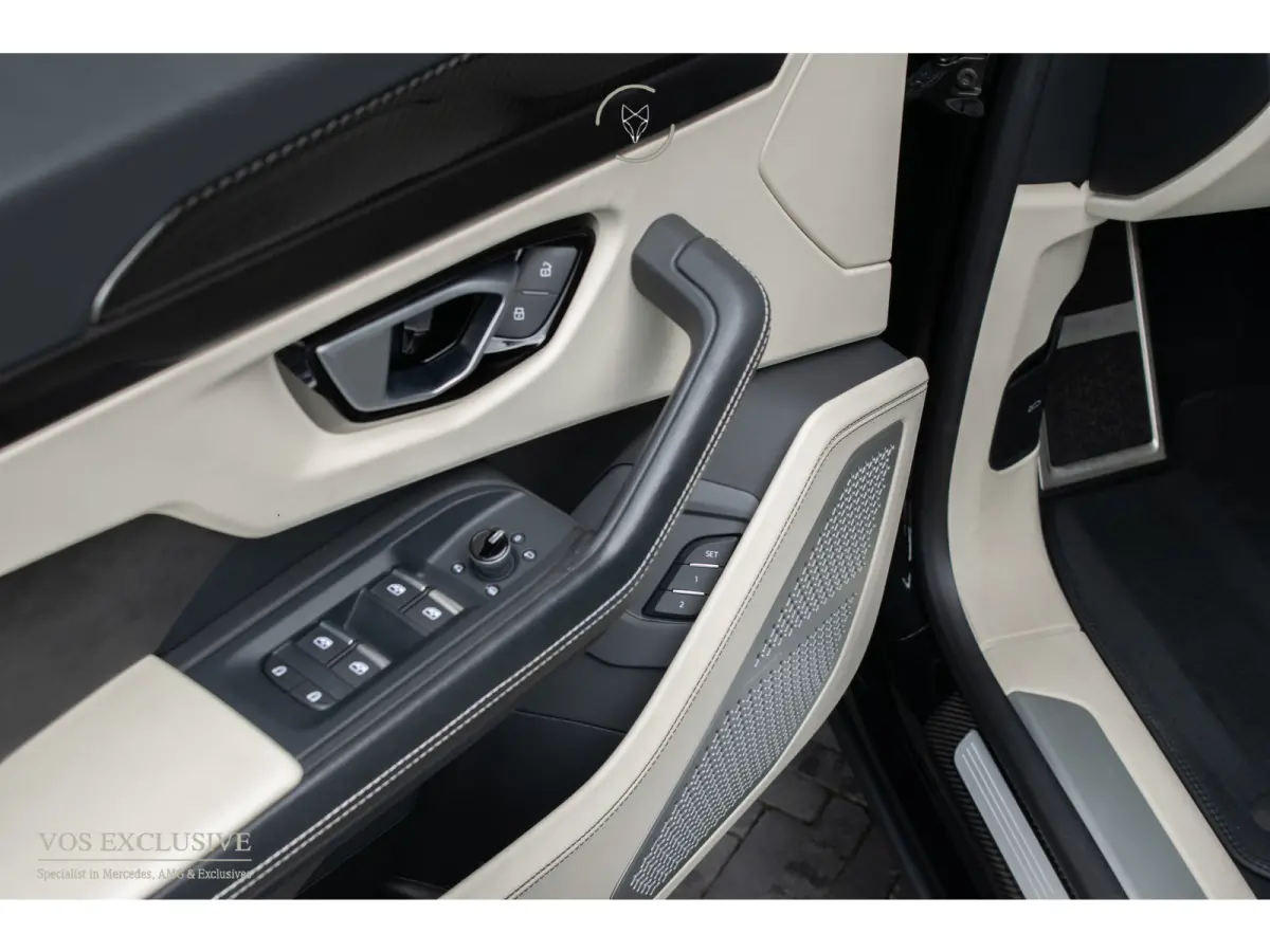 4.0 V8 BTW Full Carbon in- & exterieur|B&O Advanced 3D|ANIMA|Ceramic|Massage|Keyless|HUD|23"|Pano|Softclose