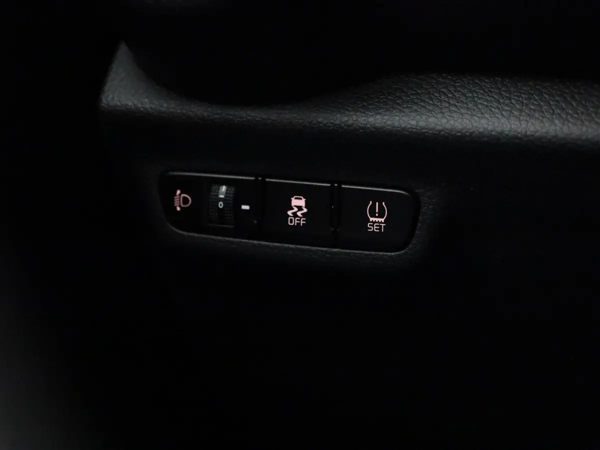 1.0 DPi ComfortLine | APPLE CARPLAY | AUTOMAAT | AIRCO | BT TELEFOON | 5 DEURS | CENTRALE DEUR VERGRENDLING | CRUISE CONTROL |