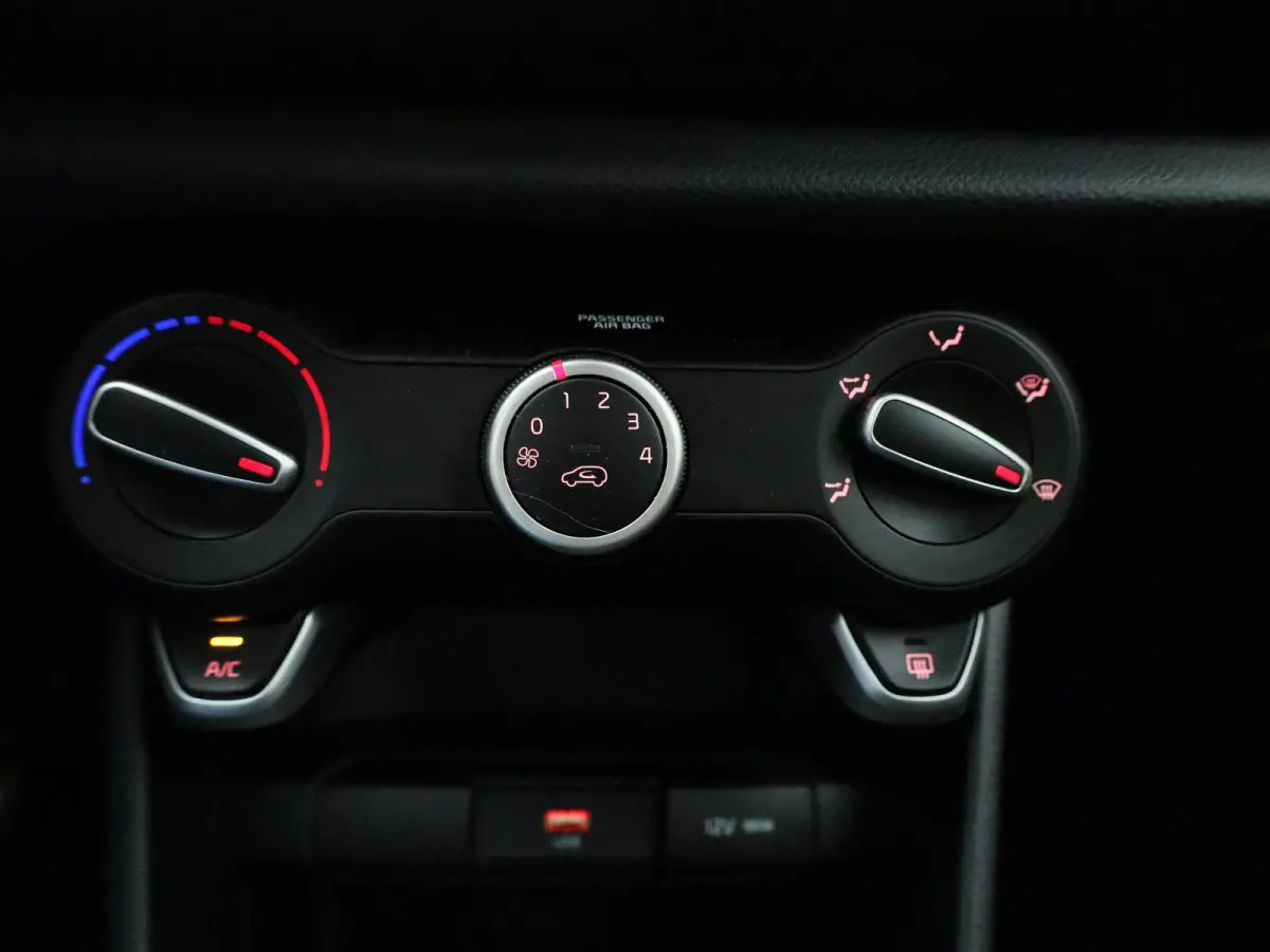 1.0 DPi ComfortLine | APPLE CARPLAY | AUTOMAAT | AIRCO | BT TELEFOON | 5 DEURS | CENTRALE DEUR VERGRENDLING | CRUISE CONTROL |