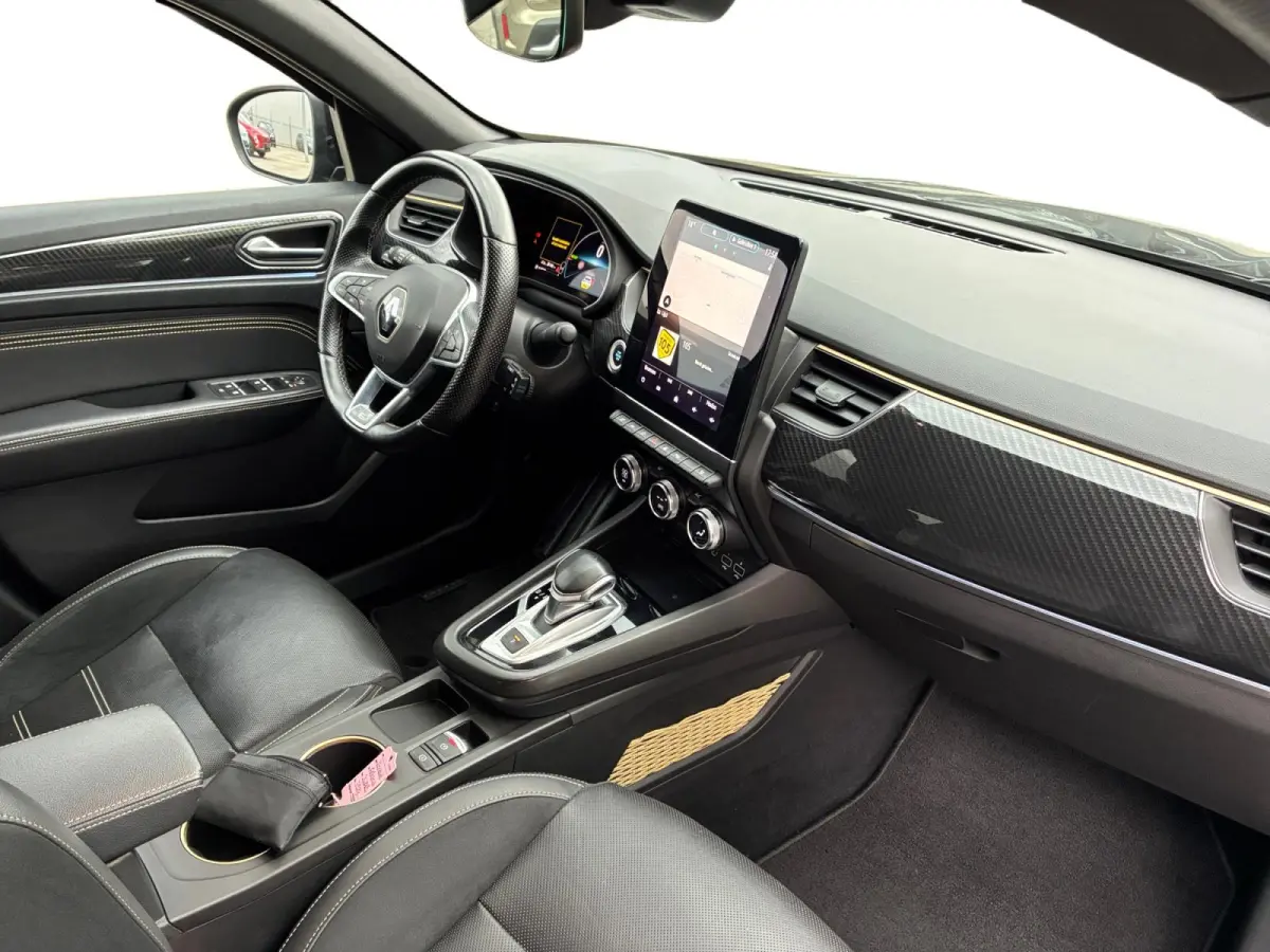 1.6 E-Tech Hybrid 145 R.S. Line | Carplay | Camera | Adaptive Cruise Control | Climate Control | Leder en Alcantara