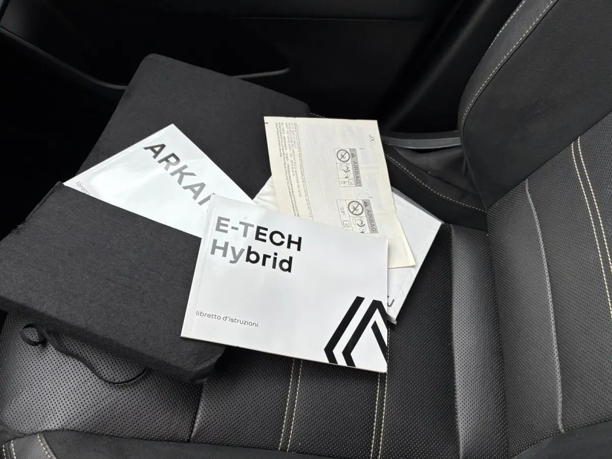1.6 E-Tech Hybrid 145 R.S. Line | Carplay | Camera | Adaptive Cruise Control | Climate Control | Leder en Alcantara
