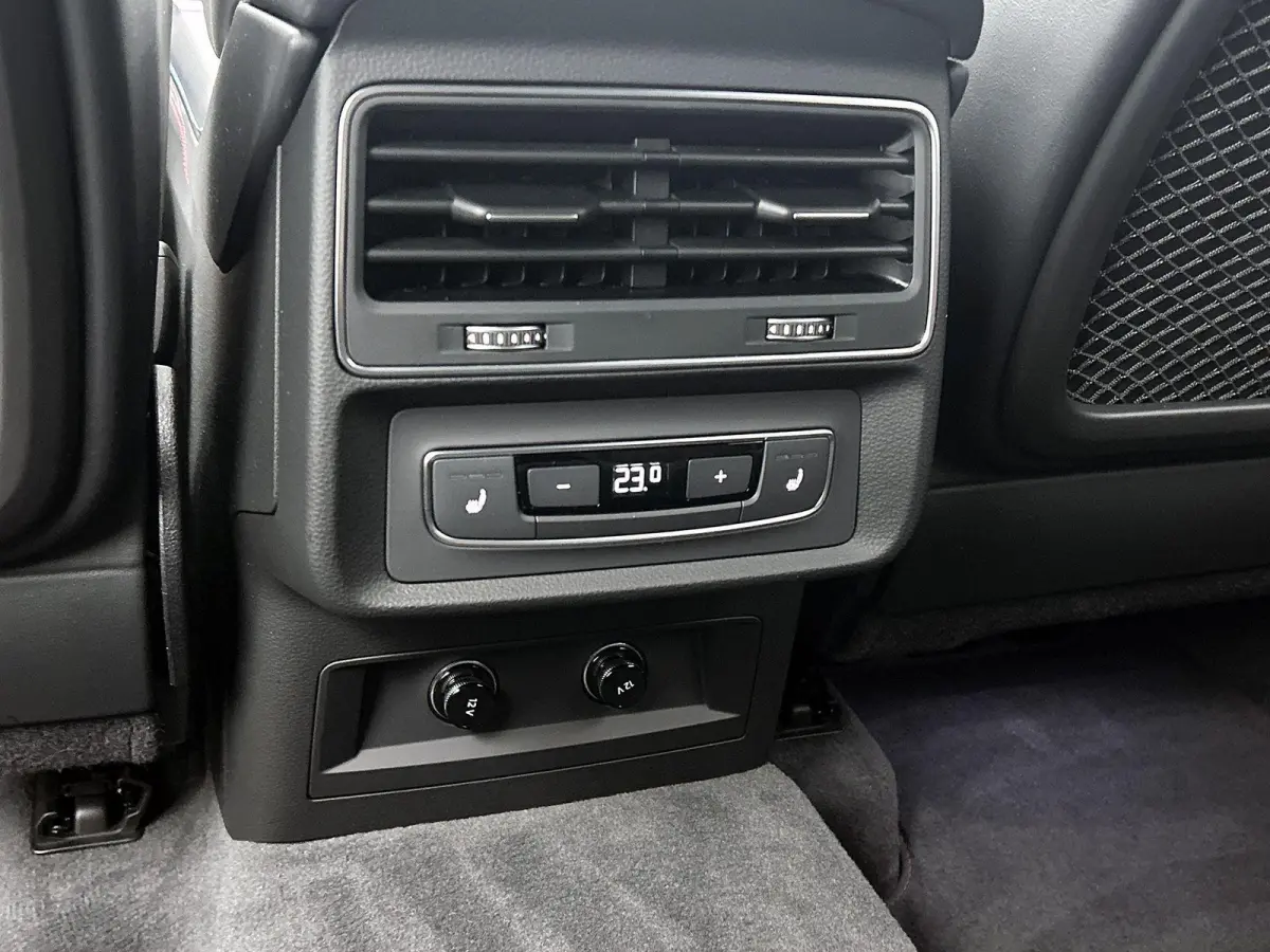 60 TFSI e quattro Pro Line S Competition 490 PK | S-line | 360 Camera | Panoramadak | Bang & Olufsen Advanced 3D | Climate Control | Navigatie | Trekhaak | Stoelverwarming voor en achter | L
