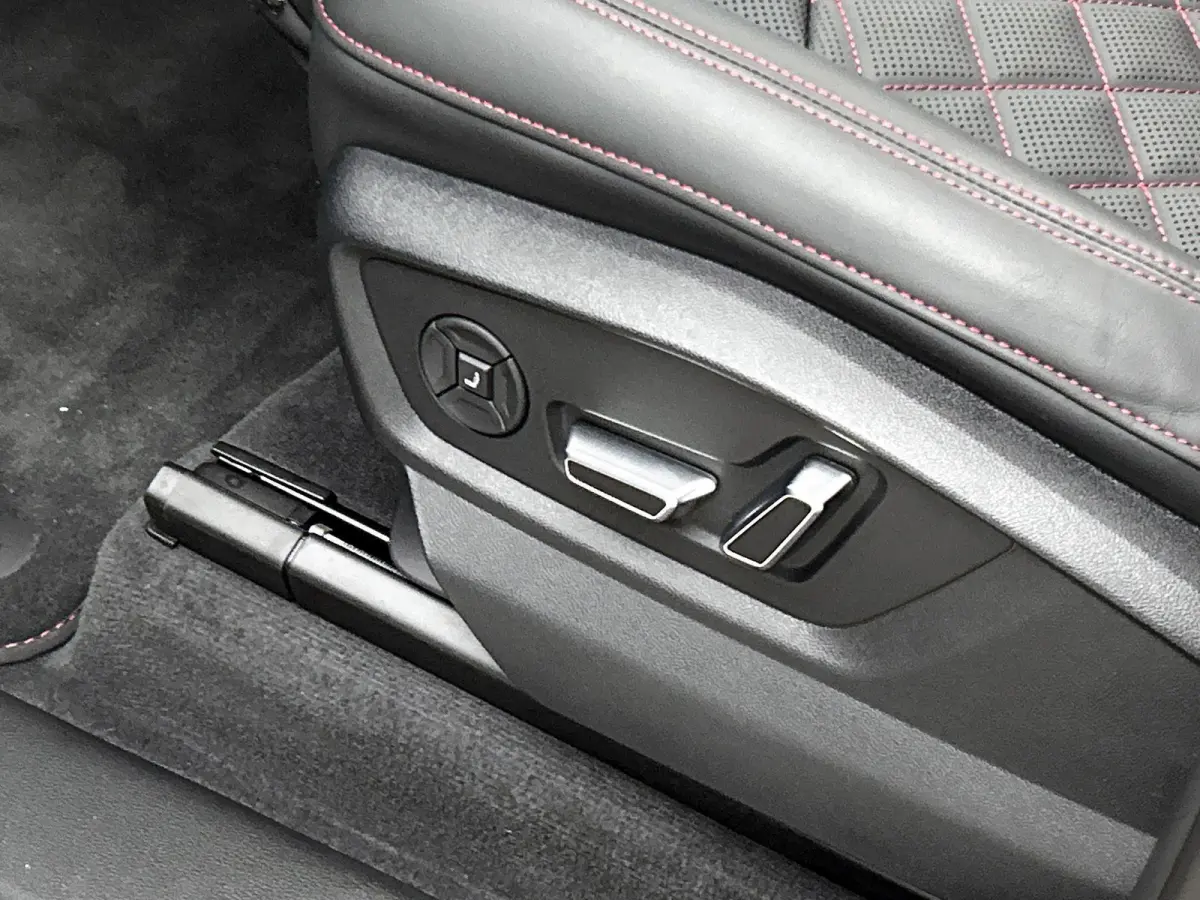 60 TFSI e quattro Pro Line S Competition 490 PK | S-line | 360 Camera | Panoramadak | Bang & Olufsen Advanced 3D | Climate Control | Navigatie | Trekhaak | Stoelverwarming voor en achter | L