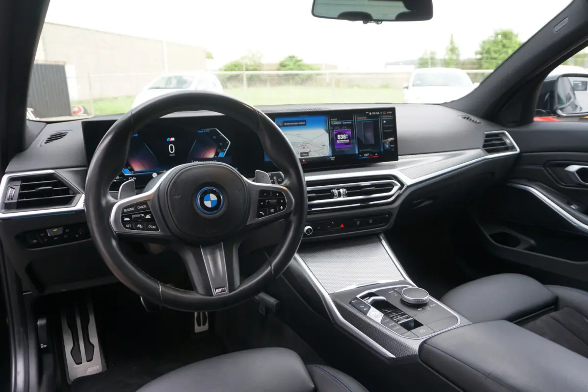 320e LCI M-Sport Pro | ADAPTIVE LED | ACC | HEAD-UP | STOELVERW. | CAMERA |