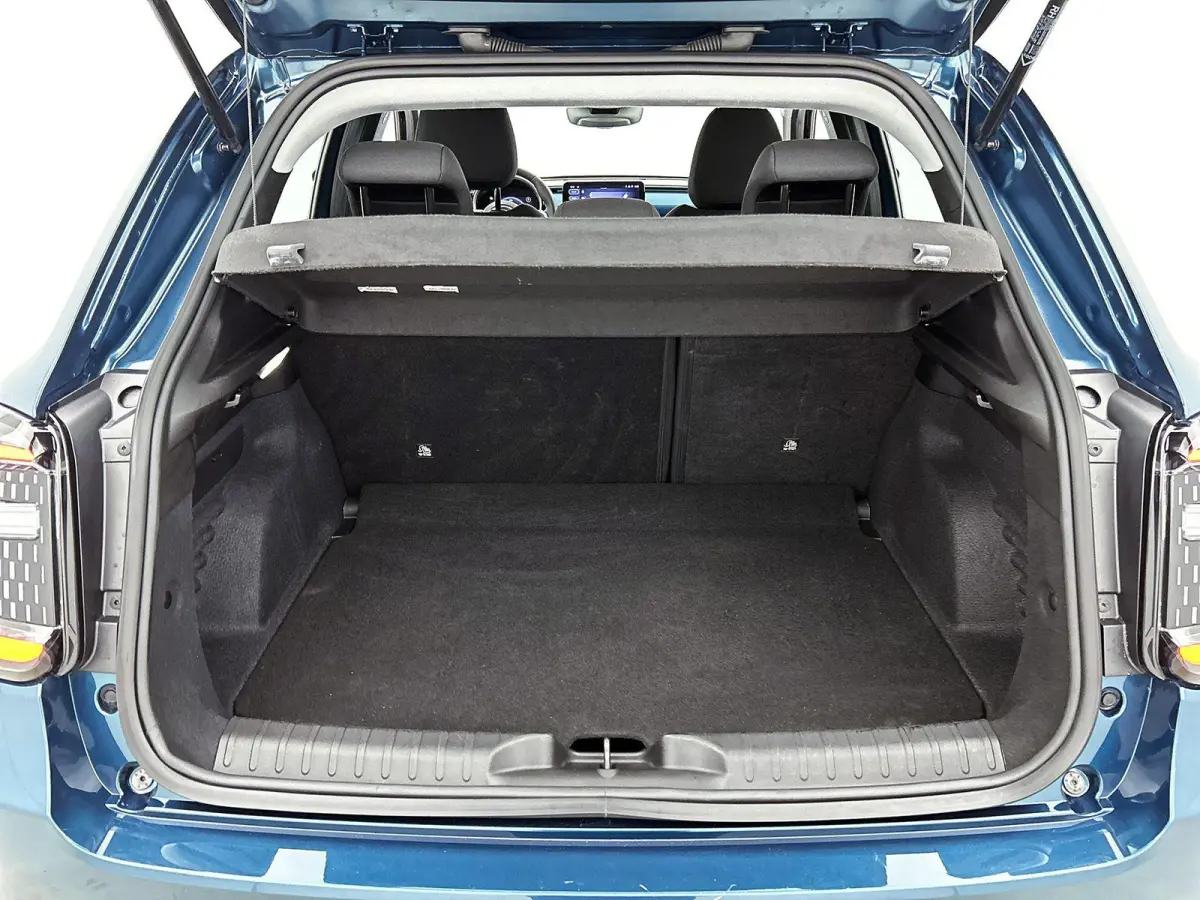 1.2 Urban 110pk Automaat | Stoelverwarming | Navigatie | Climate Control | Cruise Control | Camera | 17"LMV | Sfeerverlichting | Apple Carplay/Android Auto |