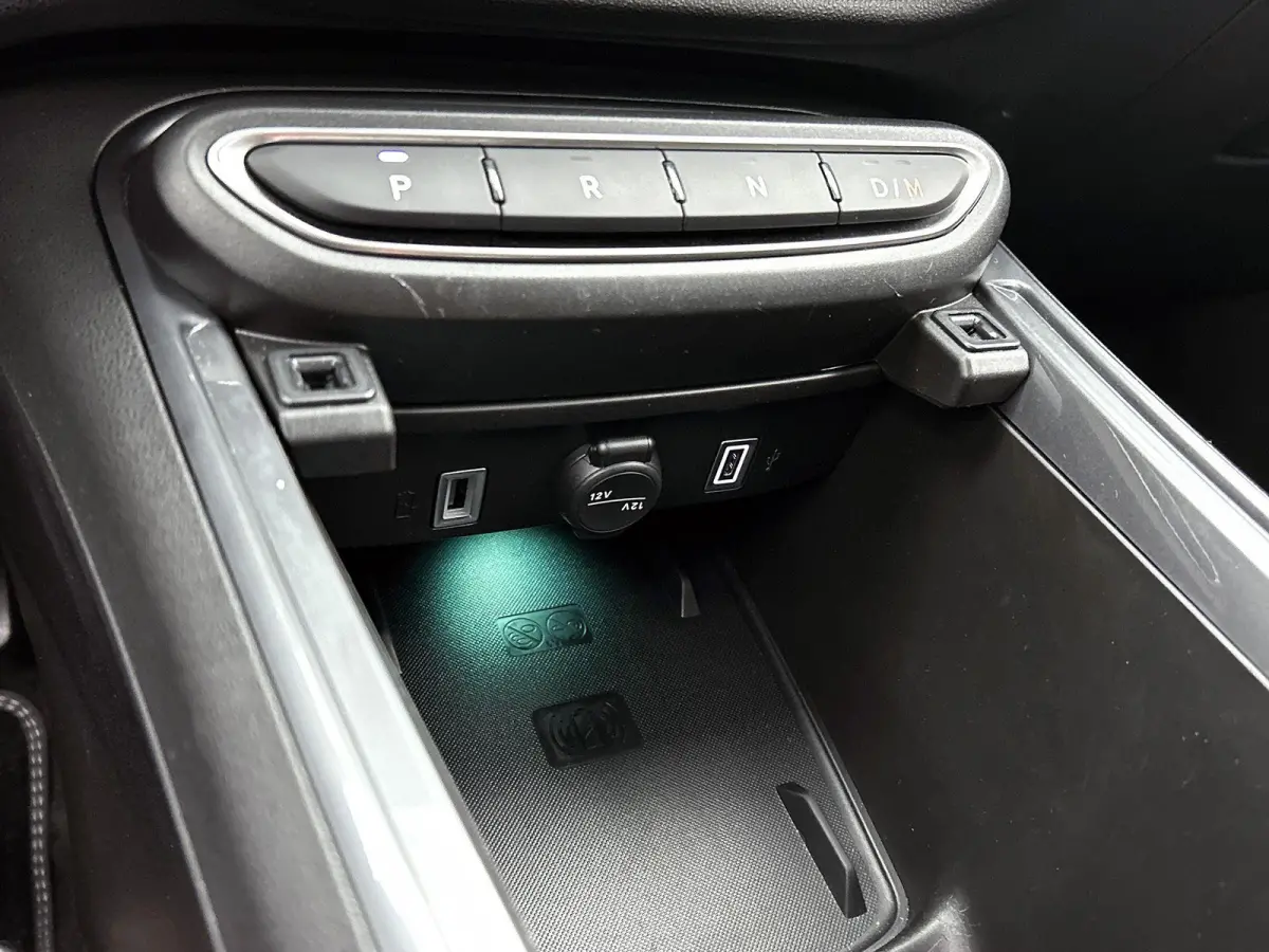1.2 Urban 110pk Automaat | Stoelverwarming | Navigatie | Climate Control | Cruise Control | Camera | 17"LMV | Sfeerverlichting | Apple Carplay/Android Auto |