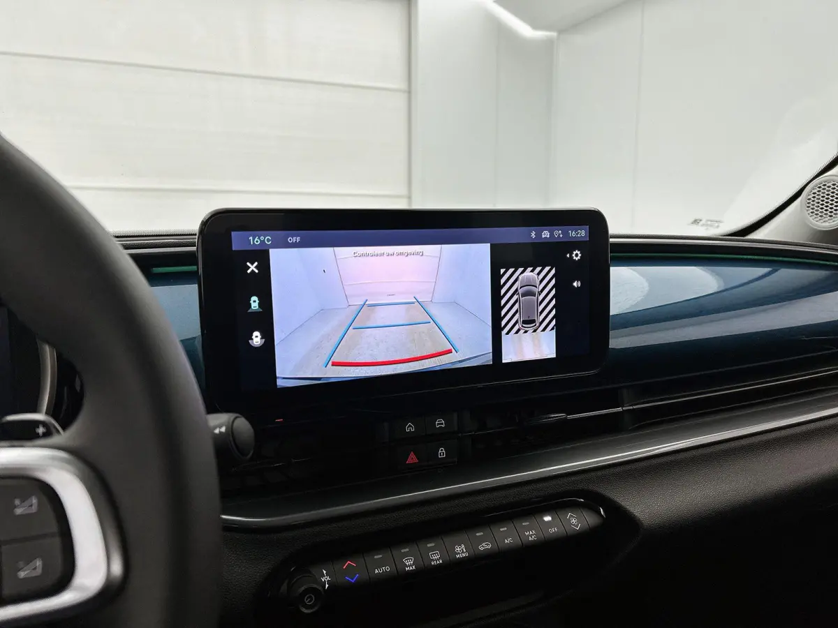 1.2 Urban 110pk Automaat | Stoelverwarming | Navigatie | Climate Control | Cruise Control | Camera | 17"LMV | Sfeerverlichting | Apple Carplay/Android Auto |