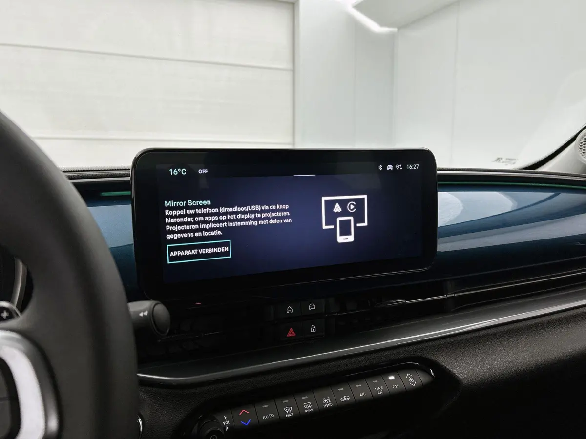 1.2 Urban 110pk Automaat | Stoelverwarming | Navigatie | Climate Control | Cruise Control | Camera | 17"LMV | Sfeerverlichting | Apple Carplay/Android Auto |