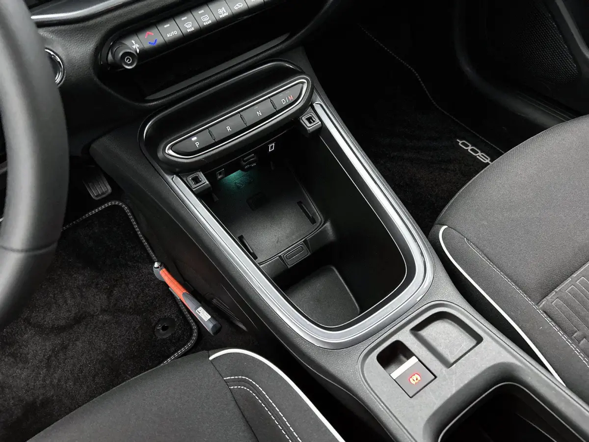 1.2 Urban 110pk Automaat | Stoelverwarming | Navigatie | Climate Control | Cruise Control | Camera | 17"LMV | Sfeerverlichting | Apple Carplay/Android Auto |