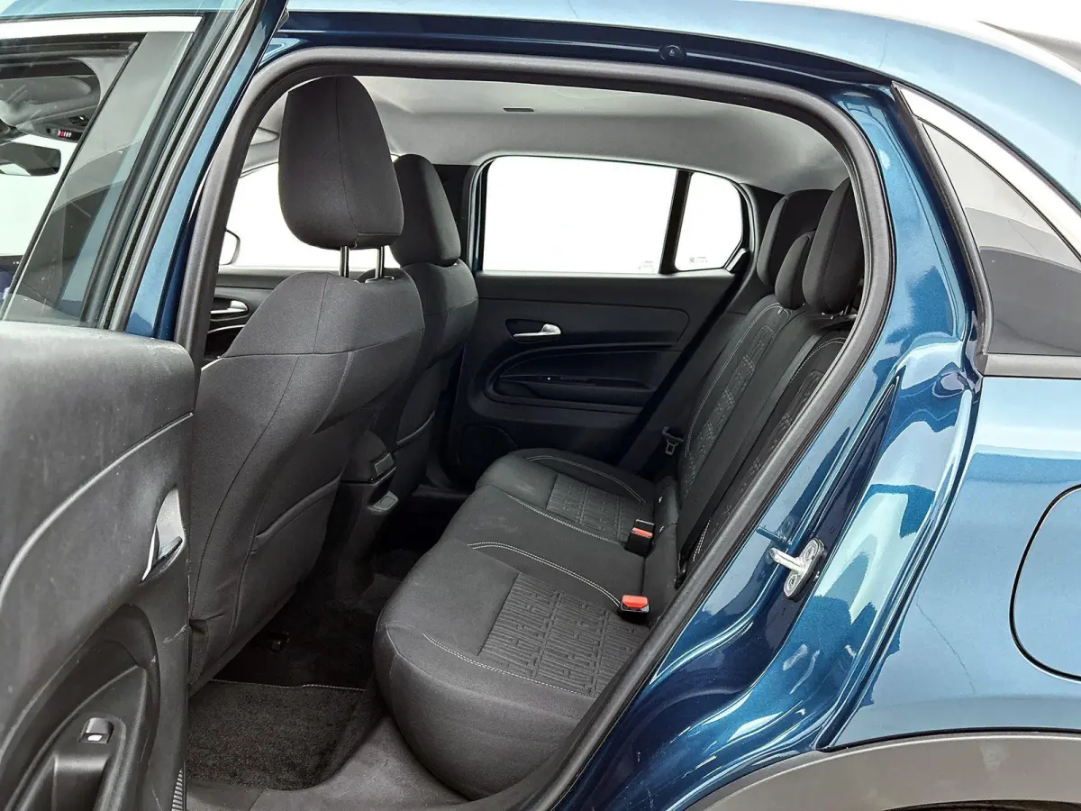 1.2 Urban 110pk Automaat | Stoelverwarming | Navigatie | Climate Control | Cruise Control | Camera | 17"LMV | Sfeerverlichting | Apple Carplay/Android Auto |