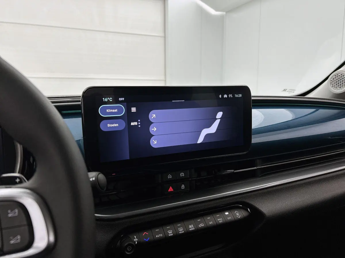 1.2 Urban 110pk Automaat | Stoelverwarming | Navigatie | Climate Control | Cruise Control | Camera | 17"LMV | Sfeerverlichting | Apple Carplay/Android Auto |