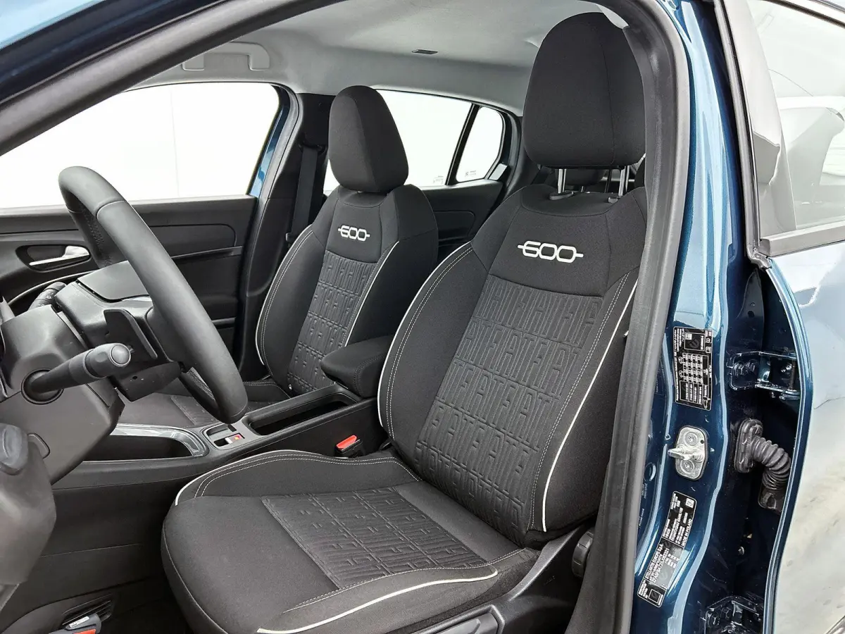 1.2 Urban 110pk Automaat | Stoelverwarming | Navigatie | Climate Control | Cruise Control | Camera | 17"LMV | Sfeerverlichting | Apple Carplay/Android Auto |