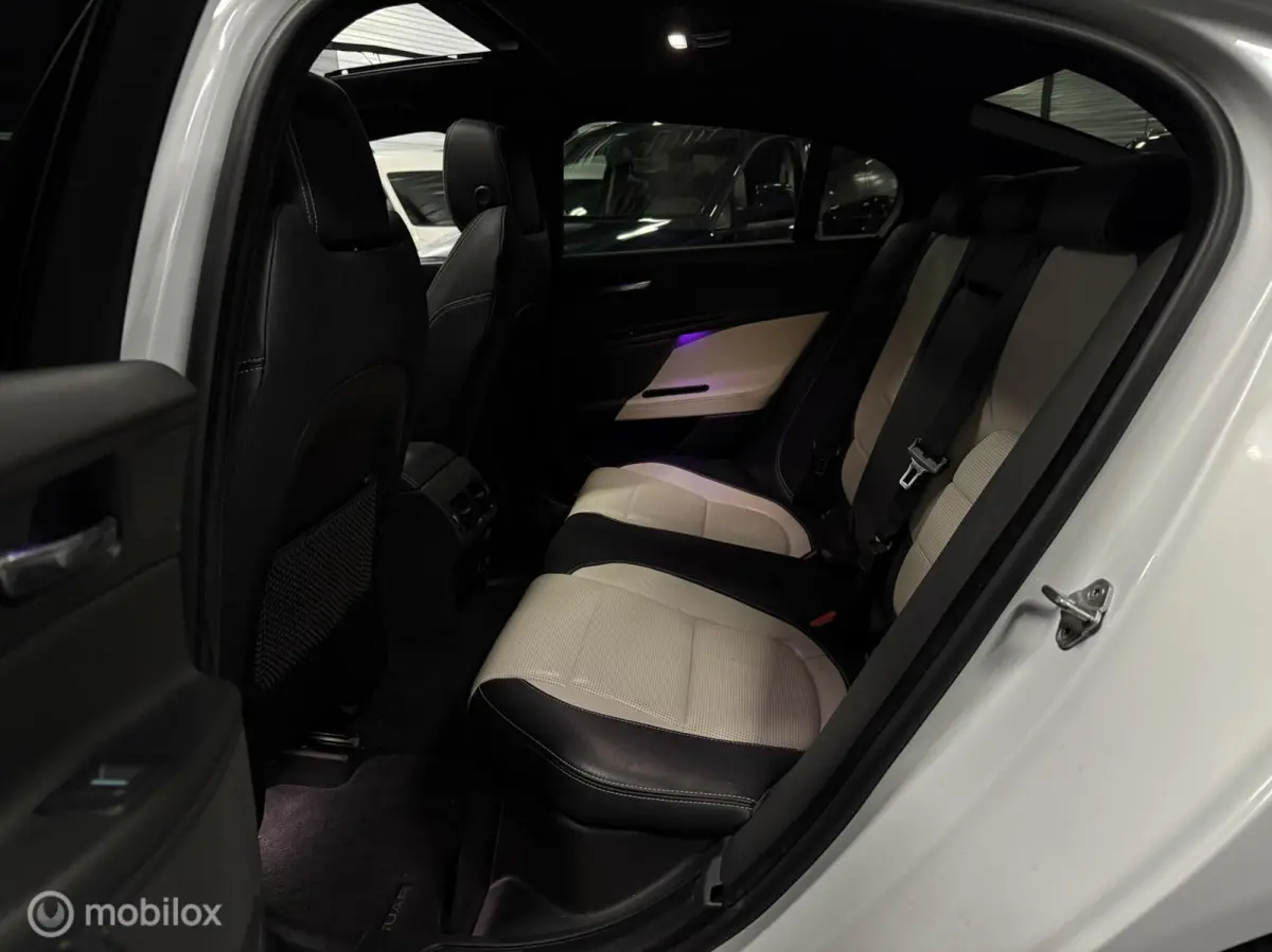 P250 2.0T R-sport BOMVOL! Pano|Meridian|Carplay