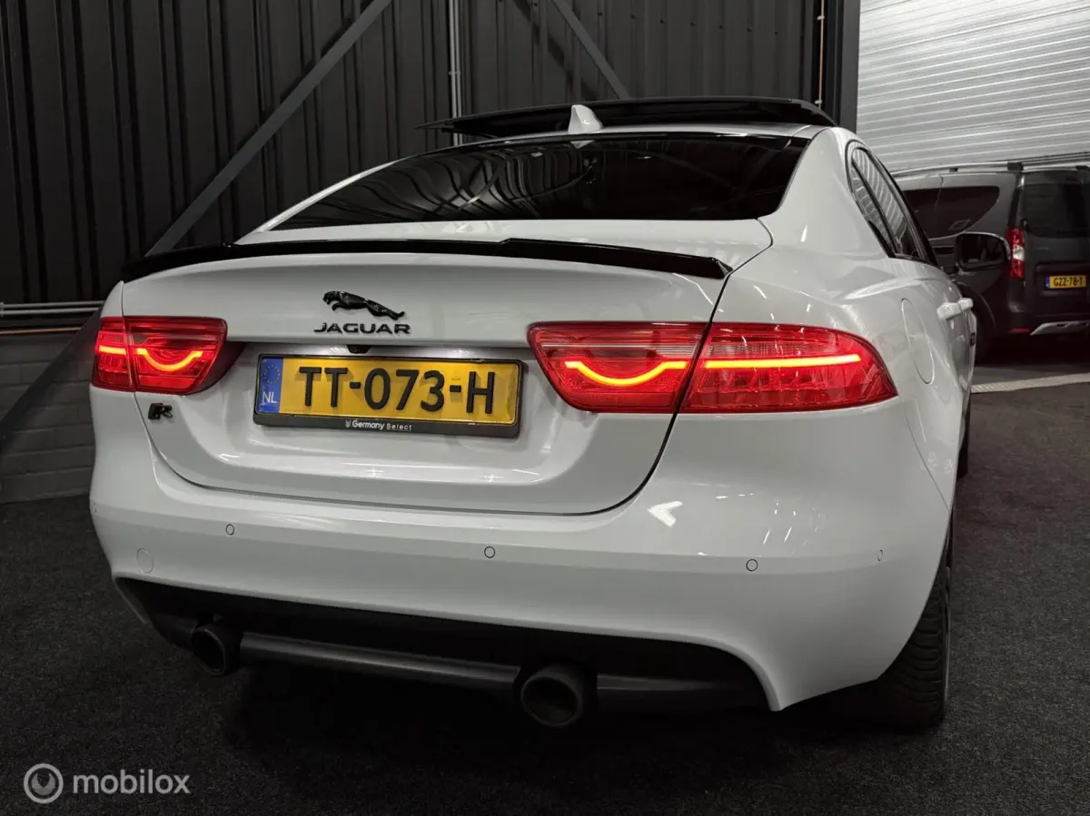 P250 2.0T R-sport BOMVOL! Pano|Meridian|Carplay