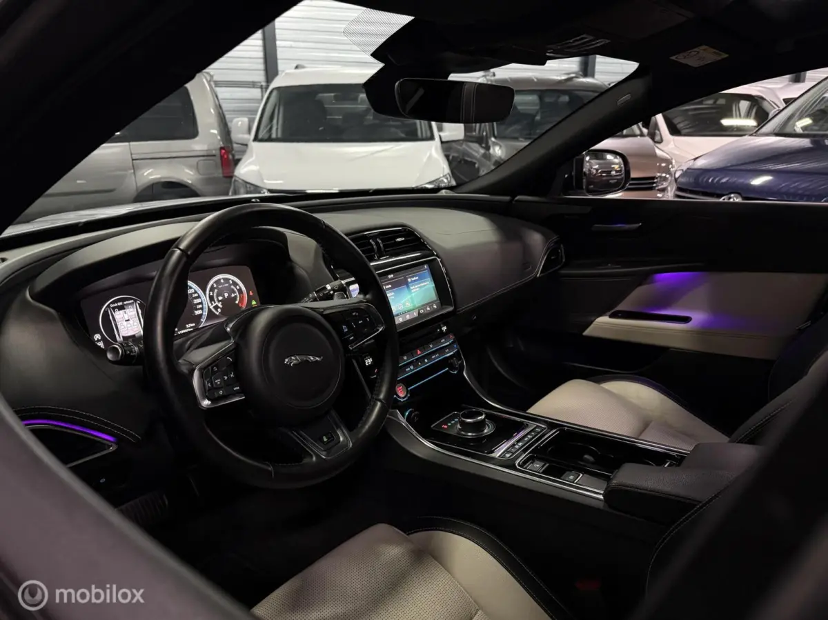 P250 2.0T R-sport BOMVOL! Pano|Meridian|Carplay
