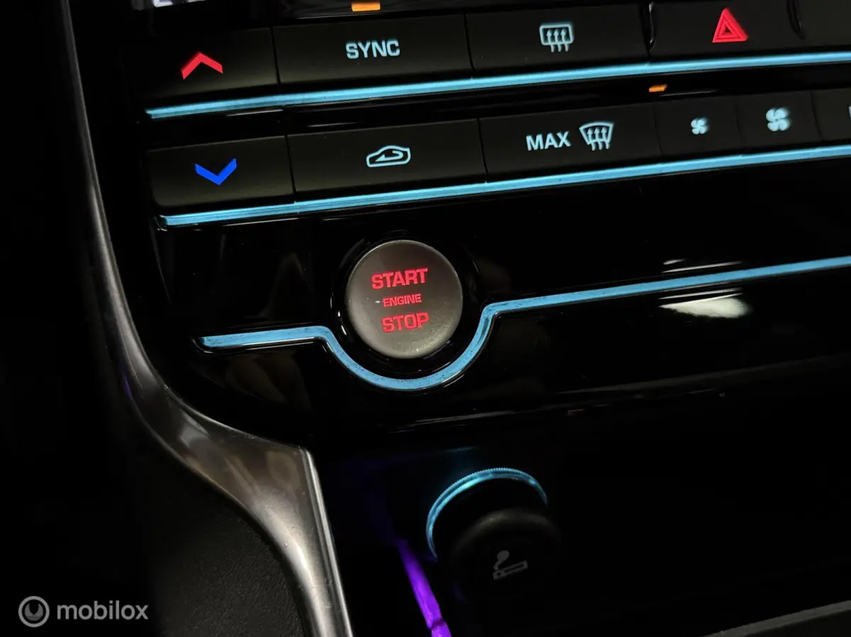P250 2.0T R-sport BOMVOL! Pano|Meridian|Carplay