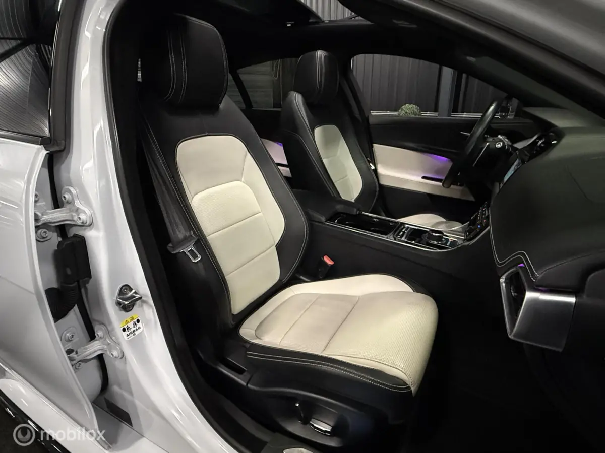 P250 2.0T R-sport BOMVOL! Pano|Meridian|Carplay