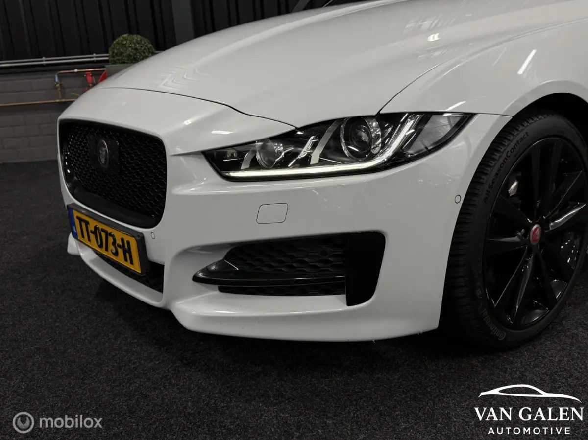 P250 2.0T R-sport BOMVOL! Pano|Meridian|Carplay