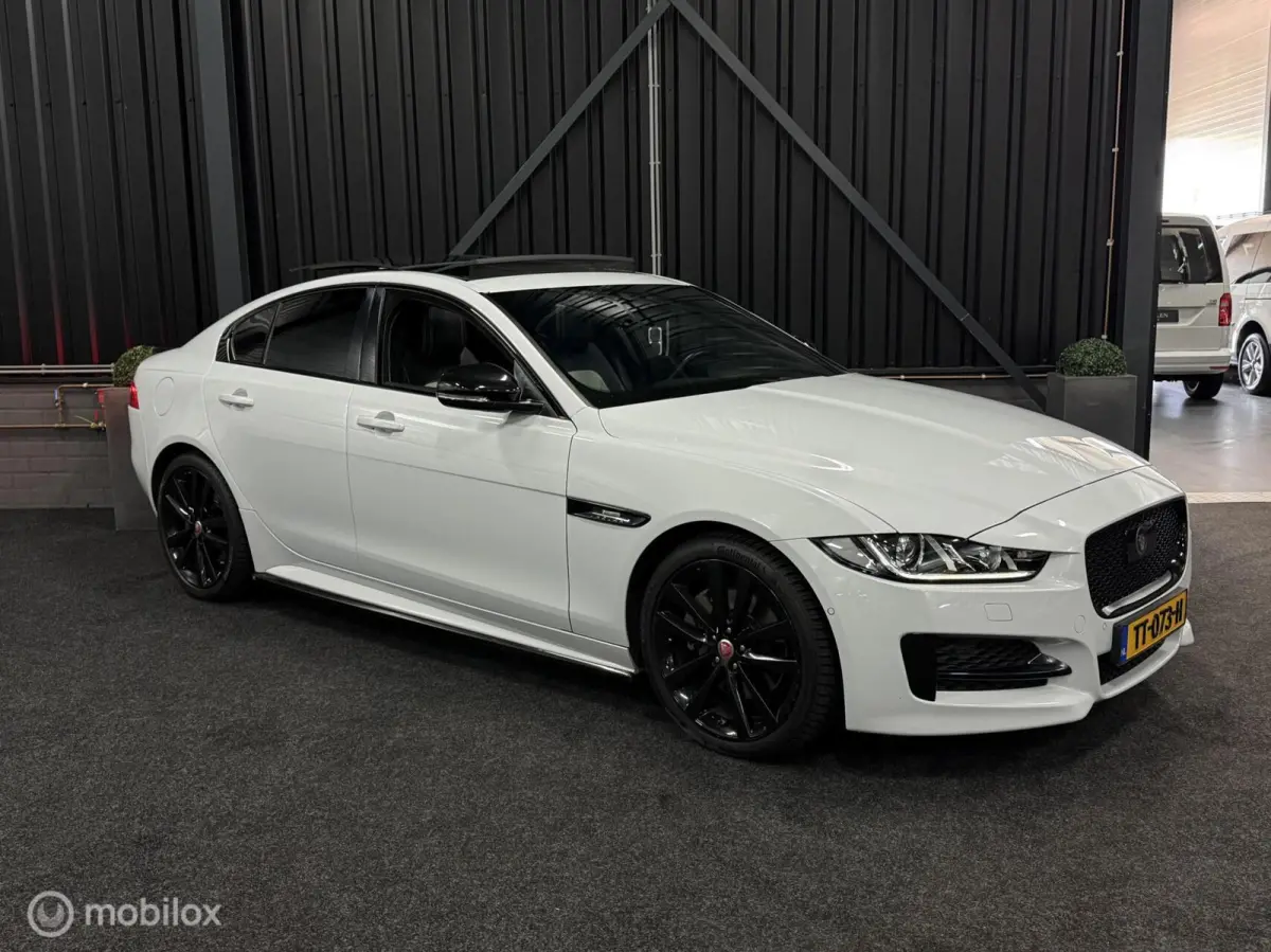 P250 2.0T R-sport BOMVOL! Pano|Meridian|Carplay