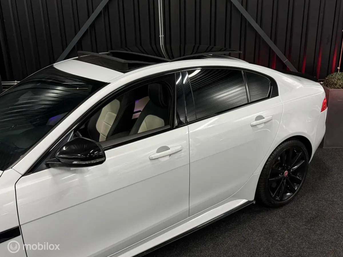 P250 2.0T R-sport BOMVOL! Pano|Meridian|Carplay