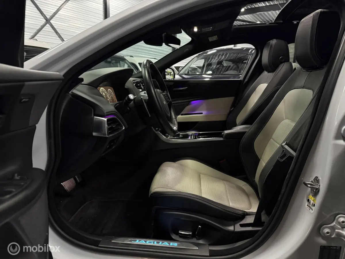 P250 2.0T R-sport BOMVOL! Pano|Meridian|Carplay